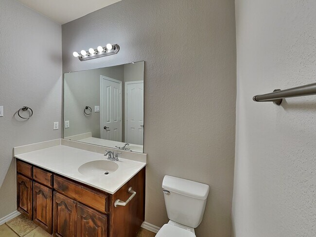 Building Photo - 6204 Kristen Dr