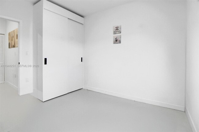 Building Photo - 320 NW 13th Ct