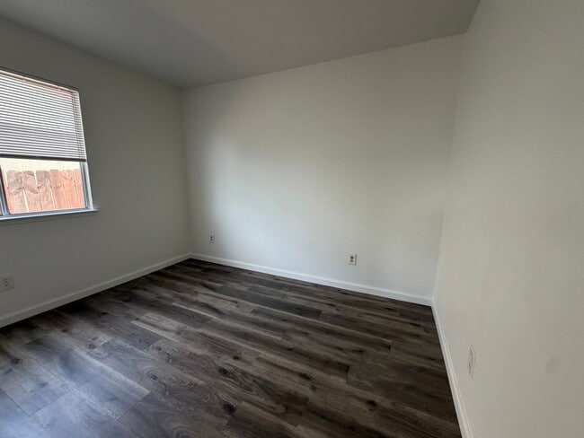 Building Photo - 8162 Morgan Hill Way