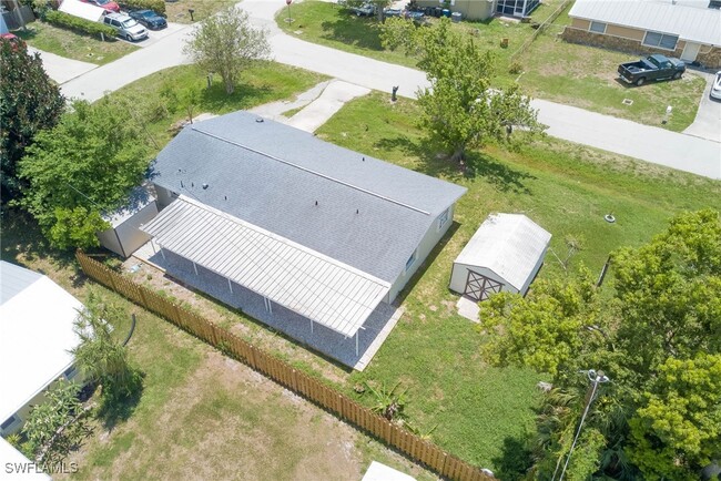 Building Photo - 372 Park Ln Dr
