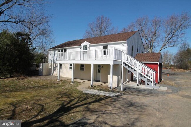 Building Photo - 538 Durham Rd