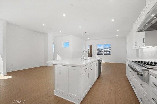 Building Photo - 125 Seep