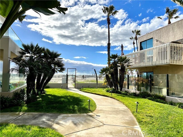 Building Photo - 7301 Vista Del Mar Vis