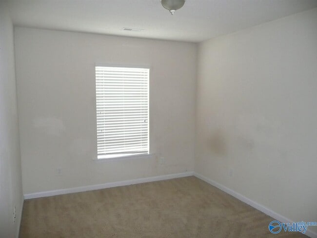 Building Photo - 242 Shadow Ct SW