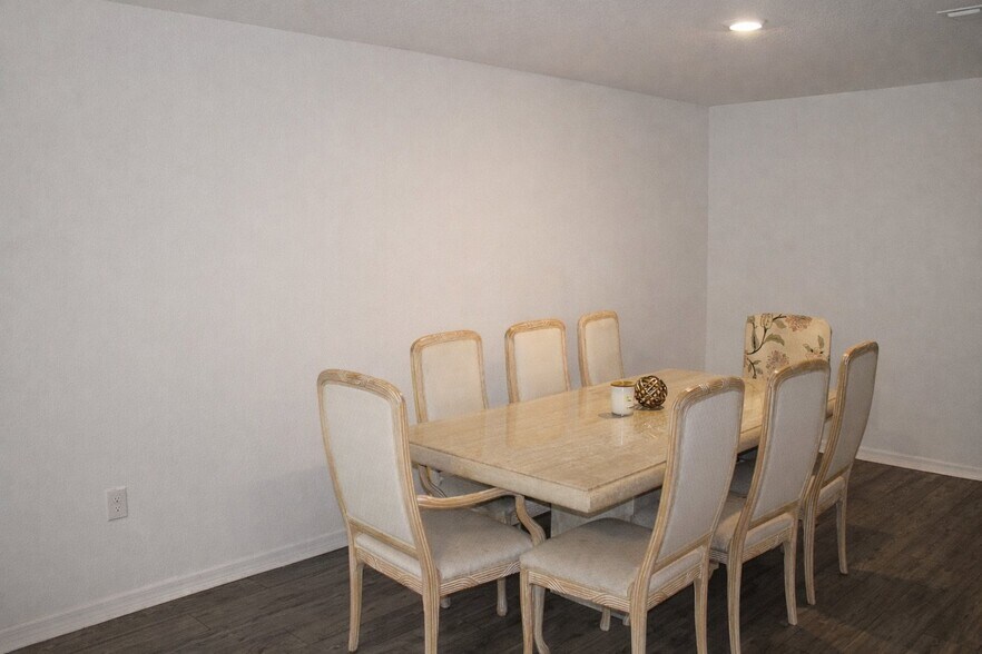 Building Photo - 72 Brewster Ln