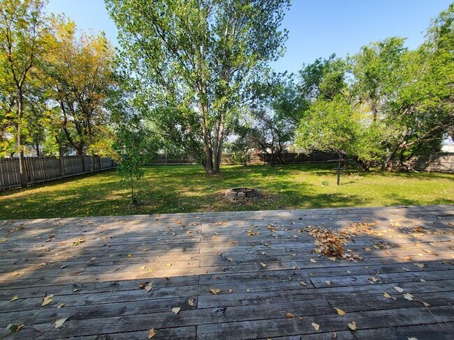 Building Photo - 324 6th St