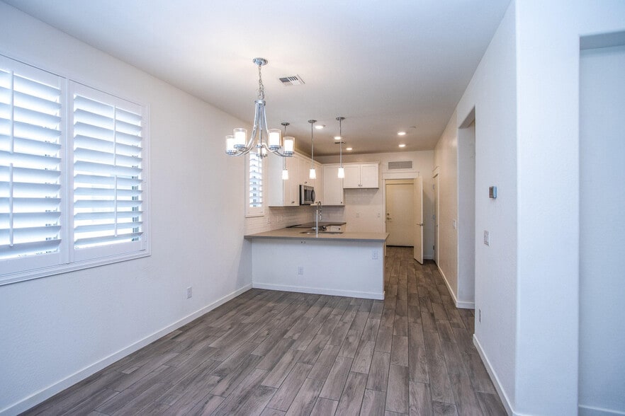 Kitchen - 300 N Gila Springs Blvd