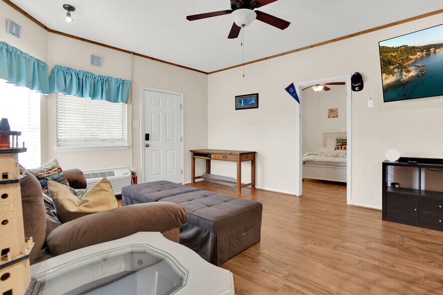 Building Photo - 2164 Tanglewood Blvd