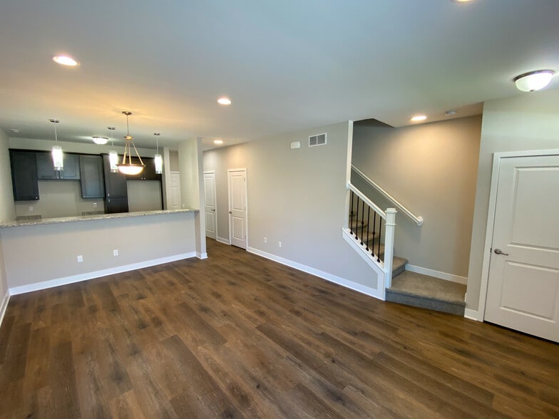 Building Photo - Lathrup Court Apartments