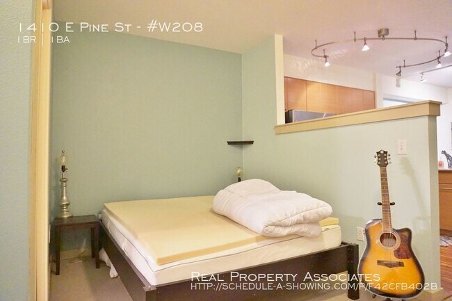 Building Photo - Braeburn Apartment