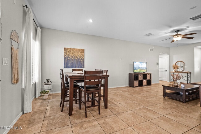 Building Photo - 14605 Christian Castle