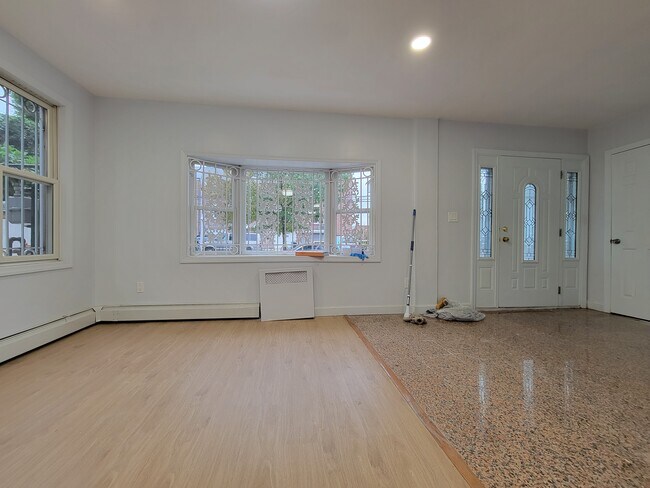 1st floor living room - 6401 155th St