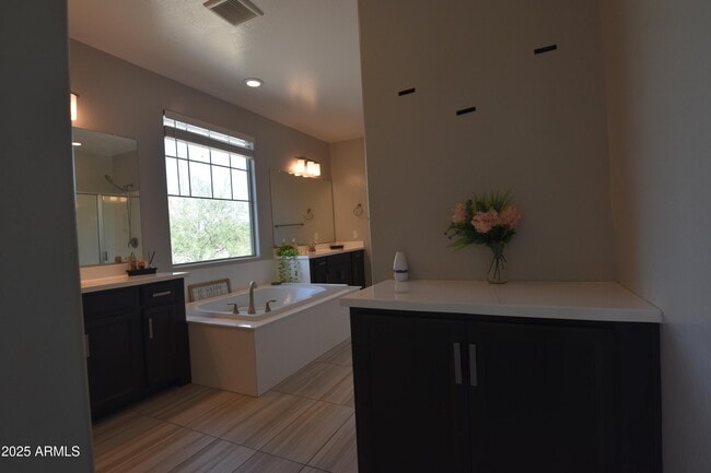 Building Photo - 250 E Wisteria Dr