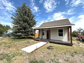 Building Photo - 2 Bed 1 Bath Single Family Home in Townsen...
