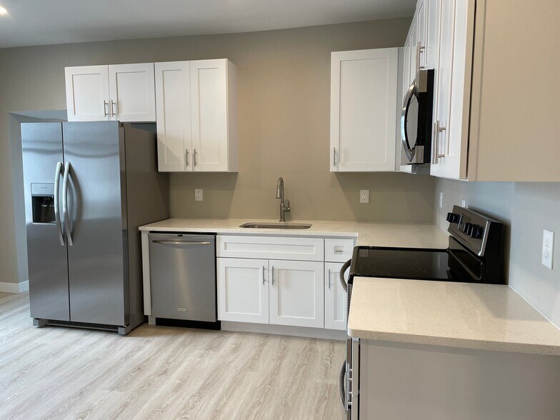 Building Photo - 145 Dupont St