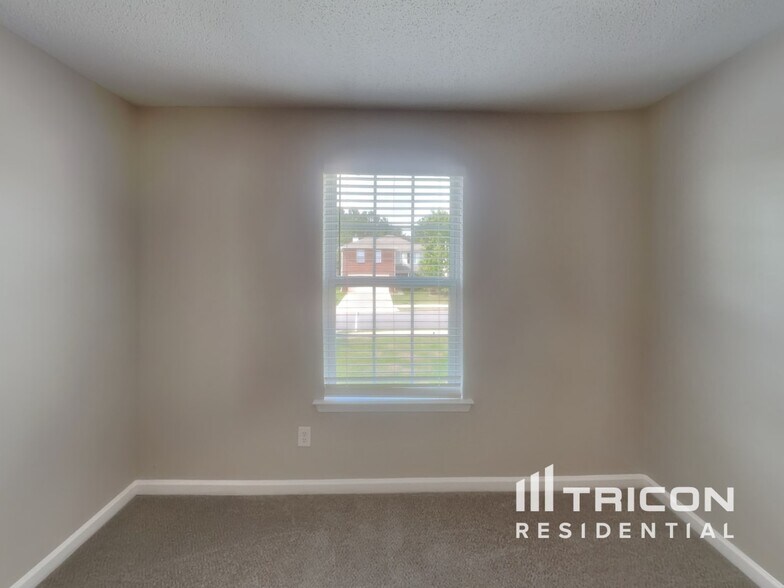 Building Photo - 1115 St Phillips Ct