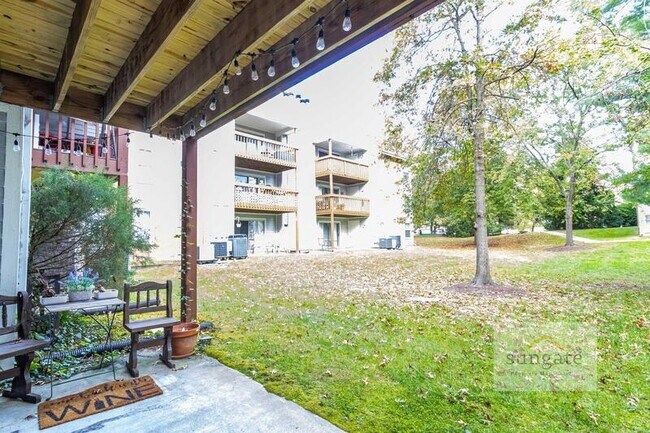 Building Photo - 208 Spring Maiden Ct