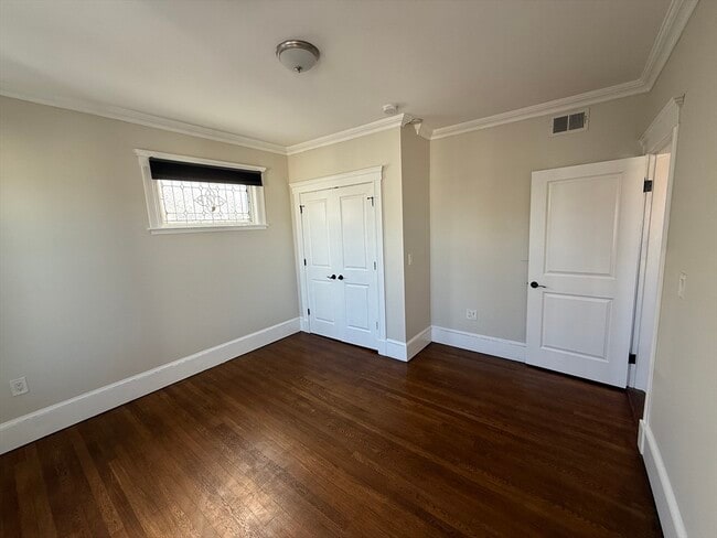 Building Photo - 55 Iffley Rd