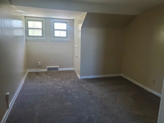Building Photo - 2405 Overlook Rd