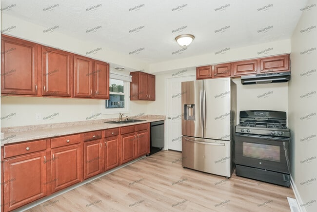 Building Photo - 451 Fairway Blvd