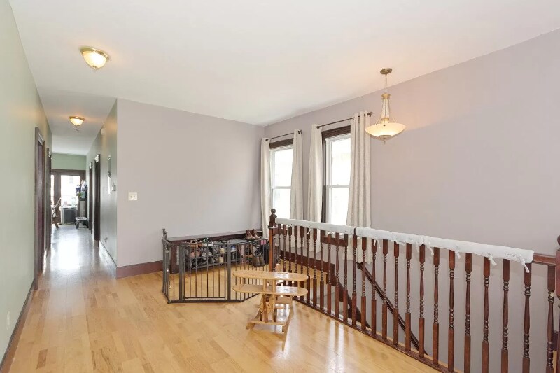 Primary Photo - 546 Mercer St
