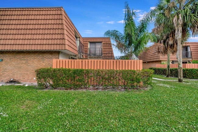 Building Photo - 148 Heritage Way