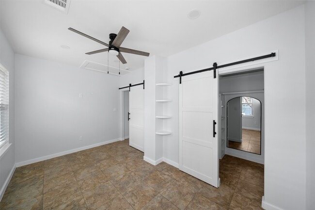 Building Photo - 303 Welch St