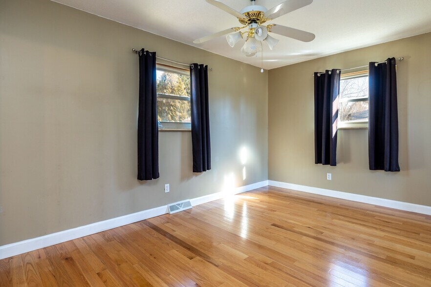 Building Photo - 908 Dartford Rd