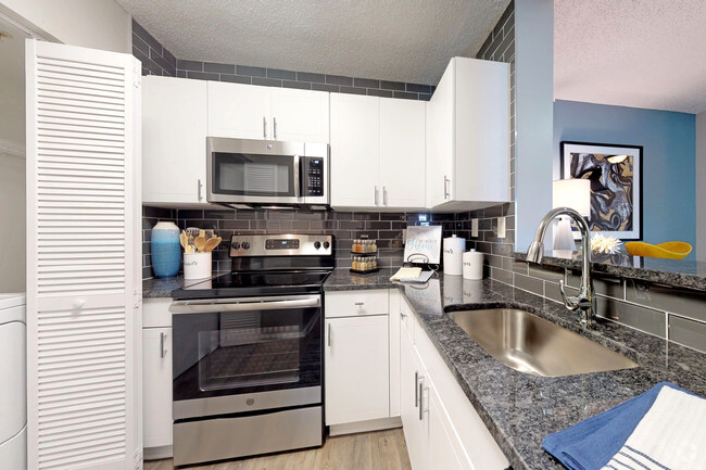 2BR, 2BA - 1,022 SF - Beachwalk at Sheridan