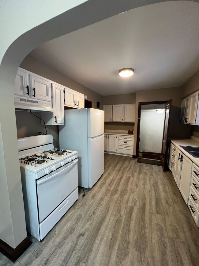 Building Photo - Click the “Apply Now” button or email wapmrentals@gmail.com for a prompt response.