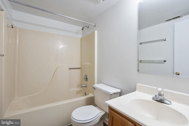 Building Photo - 8729 36th Ave