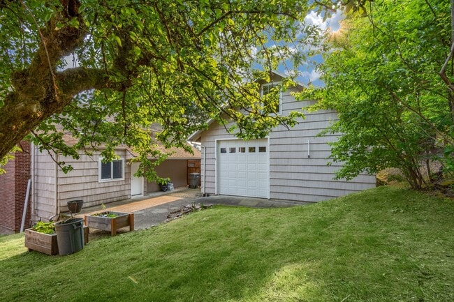 Building Photo - 4bd/2.5ba Kirkland Home