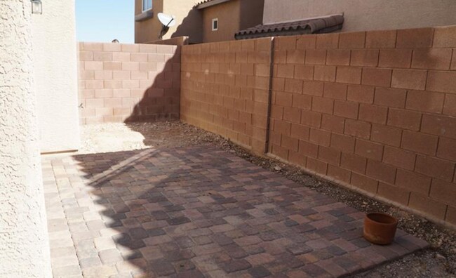 Building Photo - 9310 Quiet Mist Ct