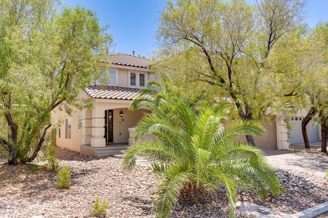 Building Photo - 4-Bedroom Home with Heated Pool & Spa