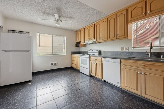 Building Photo - 5462 Adobe Falls Rd