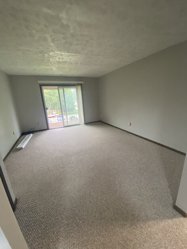 Building Photo - 832 Flats