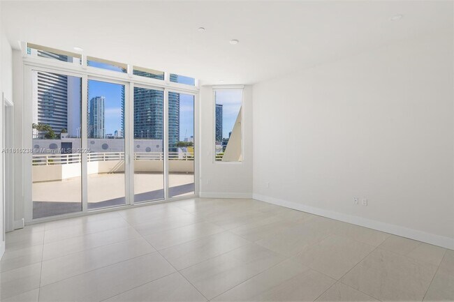Building Photo - 555 NE 34th St