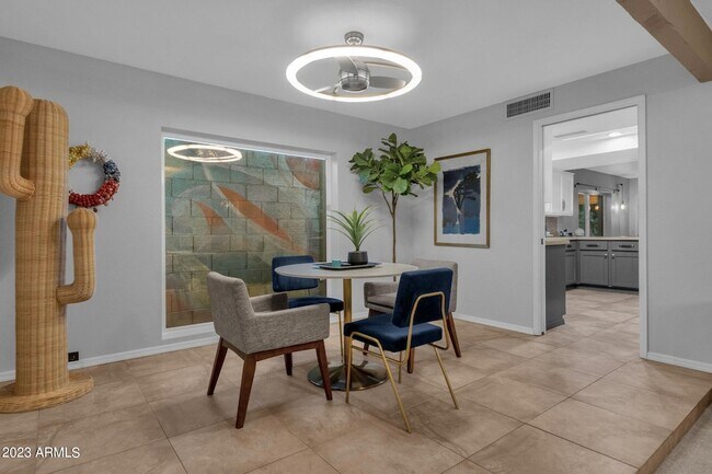 Building Photo - 4611 E Desert Dr