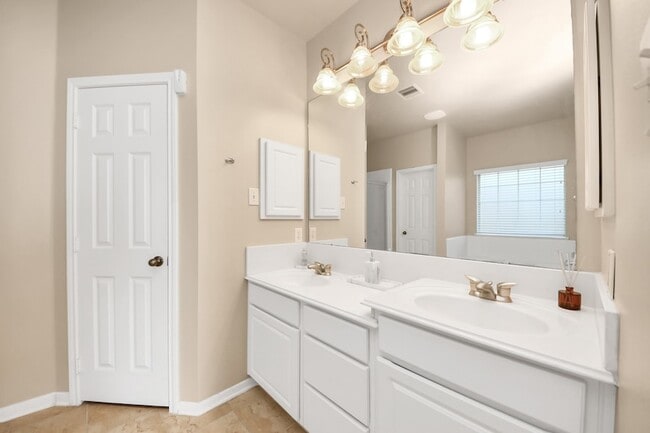 Building Photo - 9006 Sunny Brook Ln