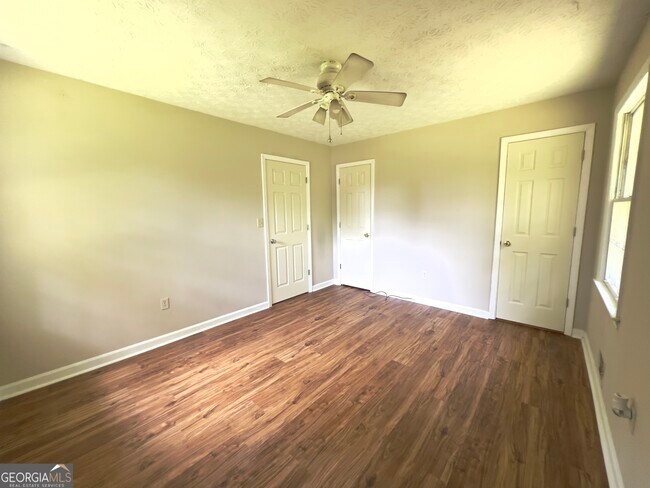 Building Photo - 1140 Barber Creek Dr