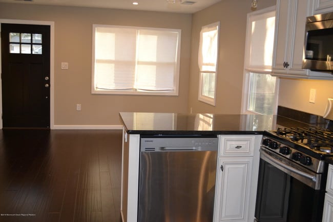 Building Photo - 3147 Hiawatha Ave