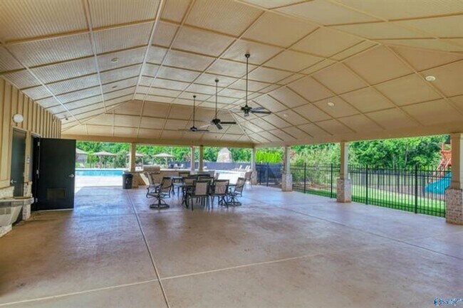 Building Photo - 124 Oak Fletcher Dr