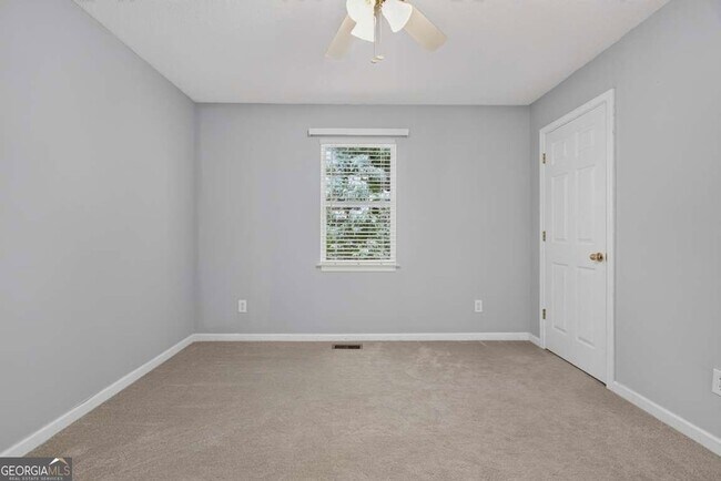 Building Photo - 72 Victorian Cir