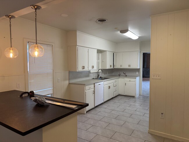 Building Photo - 2708 20th St