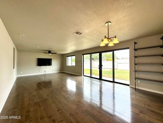 Building Photo - 4248 E Montecito Ave