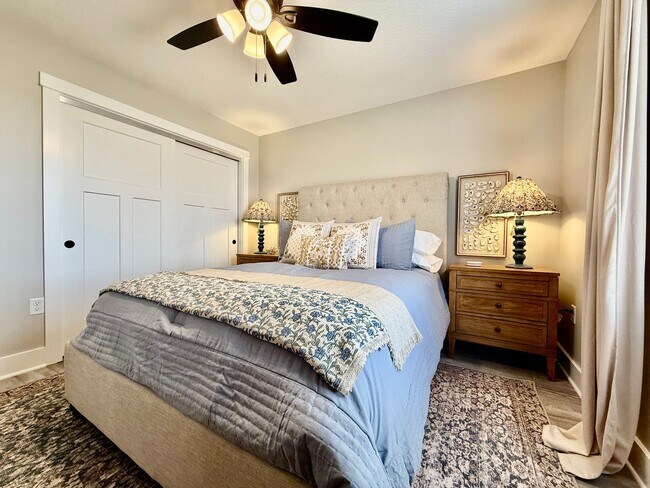 Building Photo - New 5BR Retreat With Hot Tub 2 Living Areas WC, OH