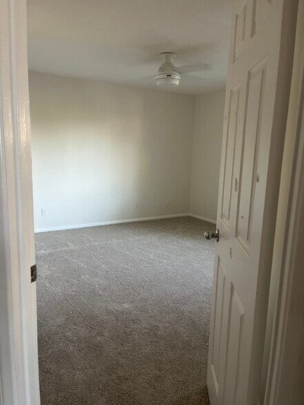 Upstairs Primary Bedroom - 938 Agate St