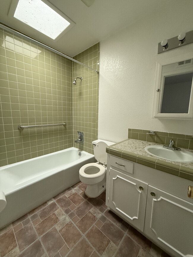 Building Photo - 6828 Escondido Dr