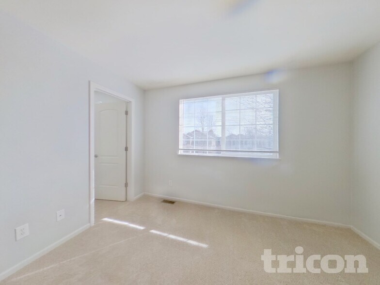 Building Photo - 3336 Bexley Dr