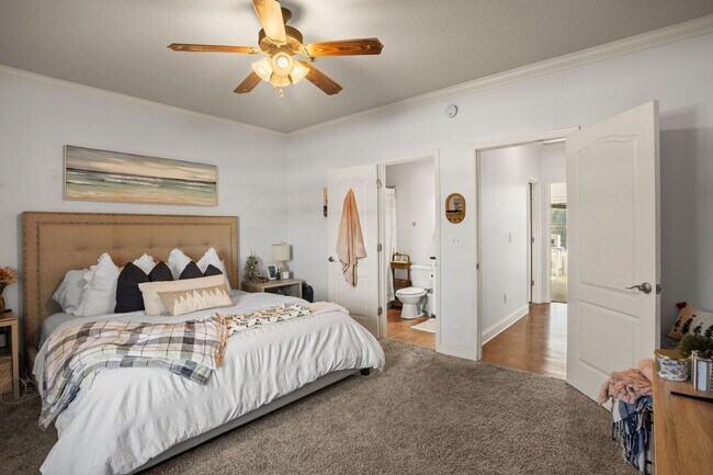 Building Photo - Plainsview Condo | 2 Bed 2 Bath